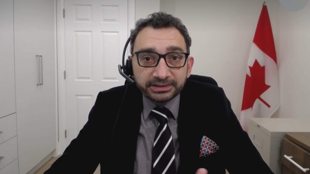 Federal government now says all truckers crossing border must be fully vaccinated – CBC News