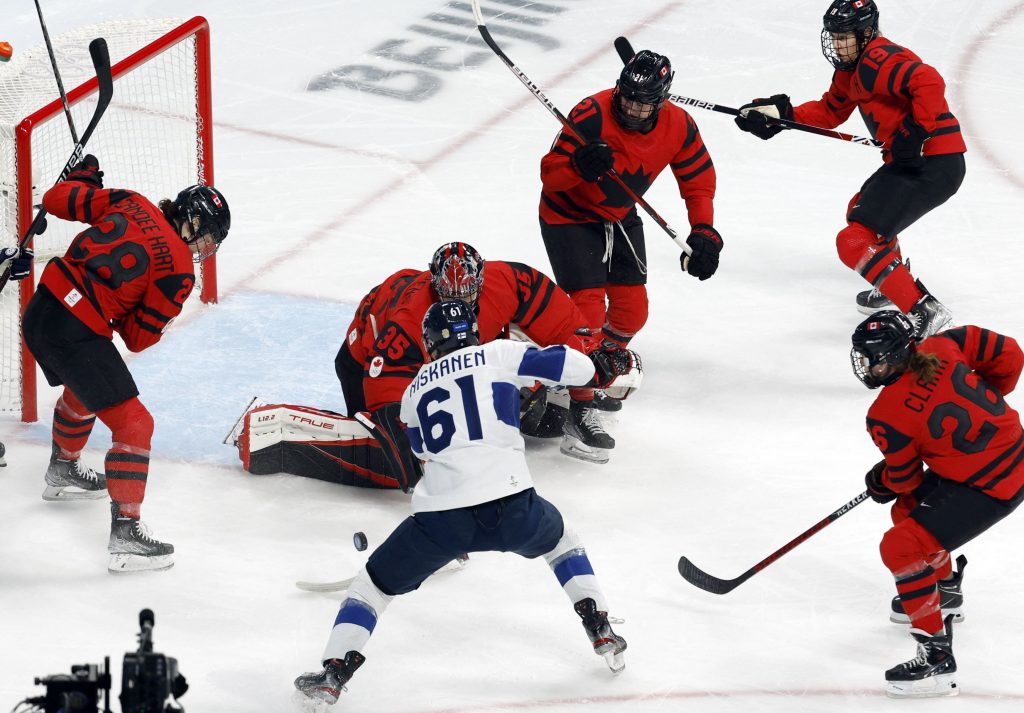 Olympics-Ice hockey-Firestarter Fillier sets Canada on hot streak