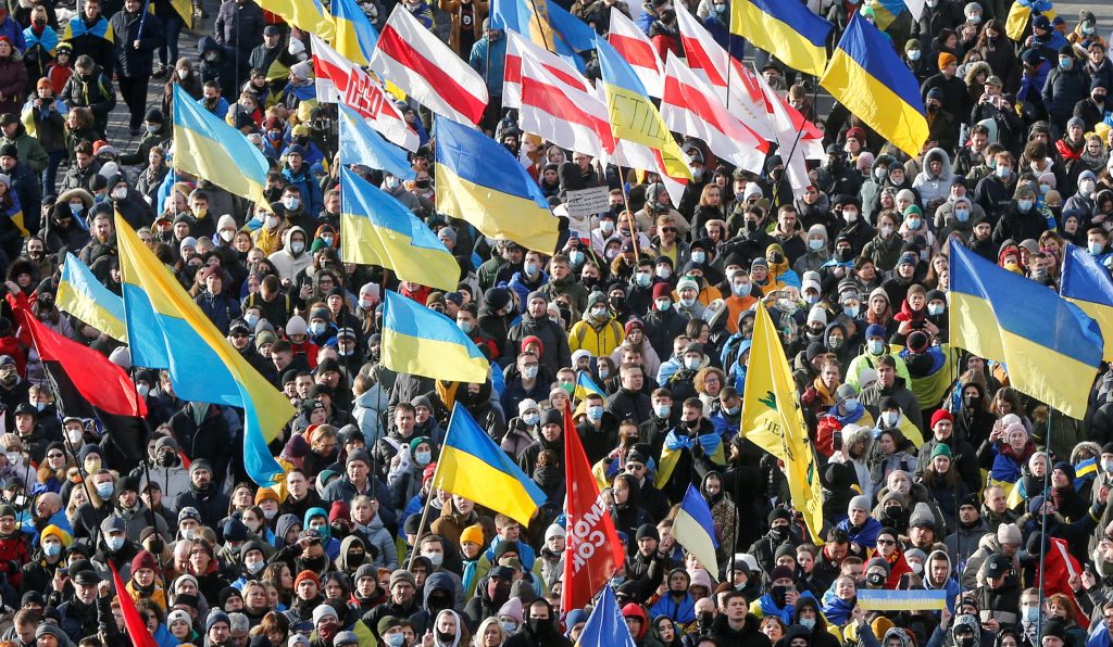 Thousands march in Kyiv to show unity against Russian threat