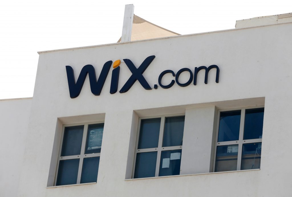 Website creator Wix.com Q4 loss widens, unable to forecast 2022