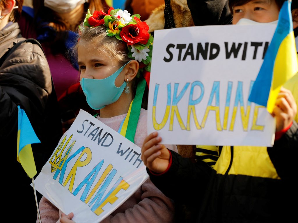 From Berlin streets to Sydney, global outpouring of support for Ukraine