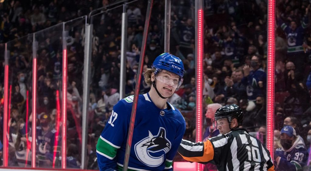 Canucks defeat Pacific rivals Kraken with dominant outing – Sportsnet.ca