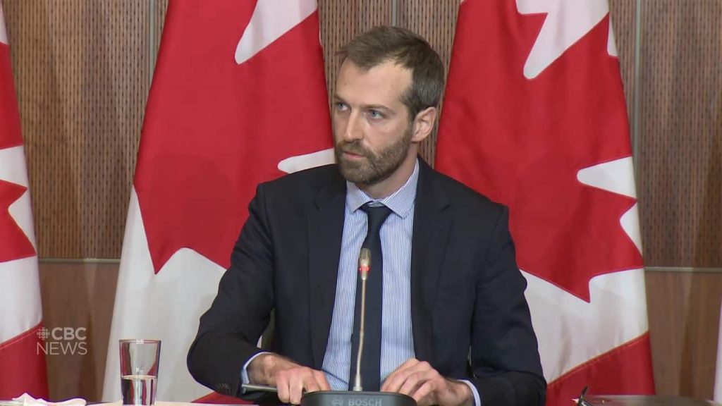 Liberal MP Joël Lightbound says his party's COVID policy 'stigmatizes and divides people' – CBC News