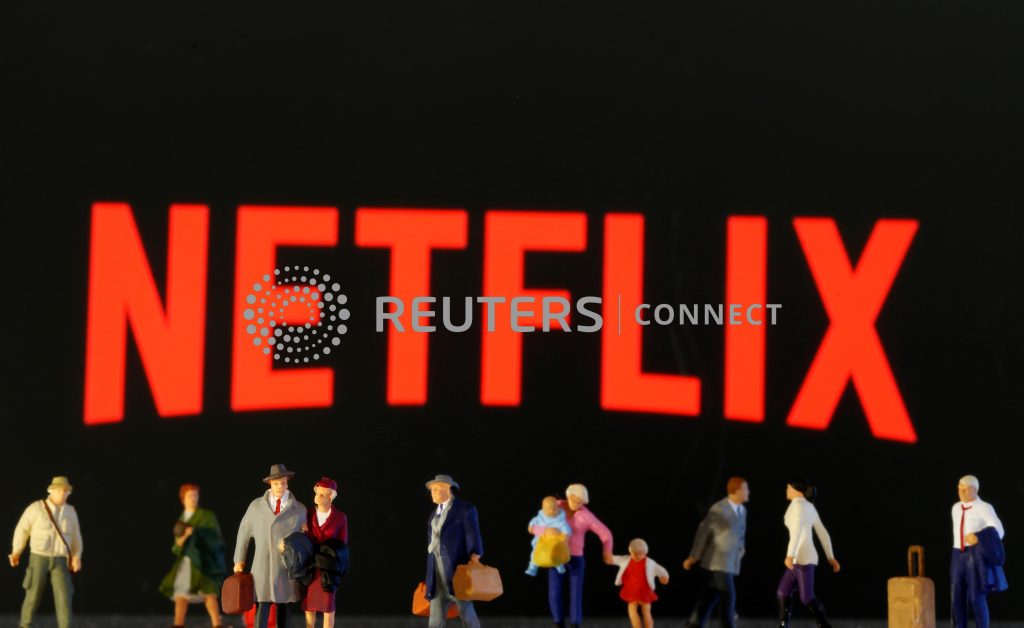 Netflix tests sharing accounts outside household