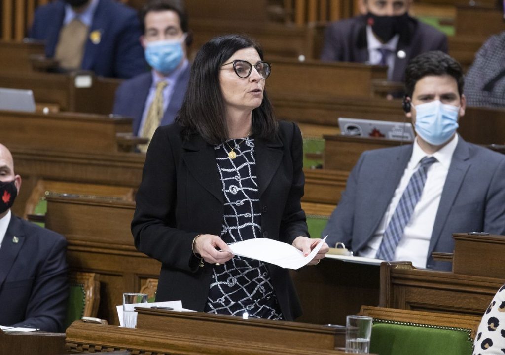 Politics Briefing: Ottawa's IT contract quietly grows by nearly 70 per cent to -million – The Globe and Mail