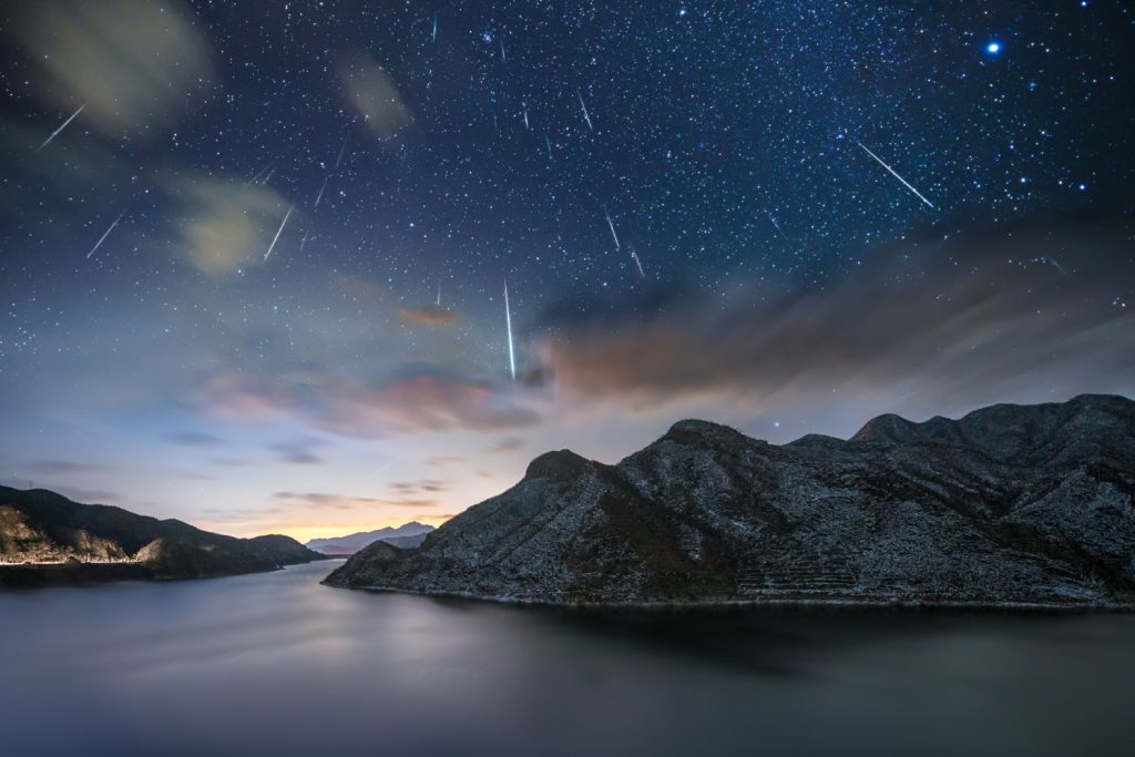 Two very rare fireballs spotted burning over US and Canada almost exactly 24 hours apart… – The US Sun