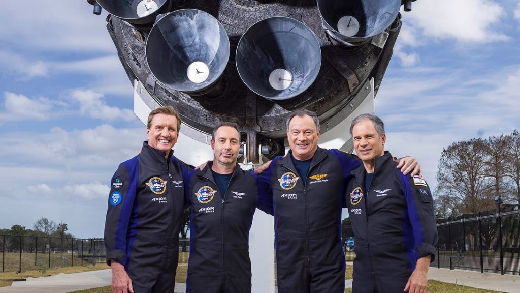 Axiom-1 Private Space Crew Splashes Down Safely After Extended ISS Stay – CNET