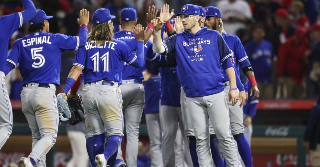 Jays Win a Close One – Bluebird Banter