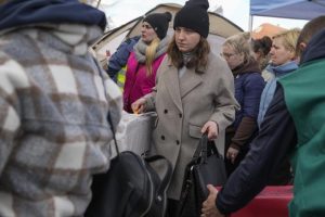 Government to launch business donation portal for Ukrainians arriving in Canada