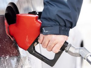 Gas prices continue to soar for weekend drivers, experts predict no immediate relief