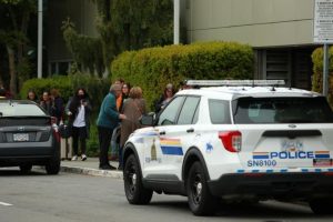 Commercial flights to Victoria cancelled as RCMP investigate suspicious device