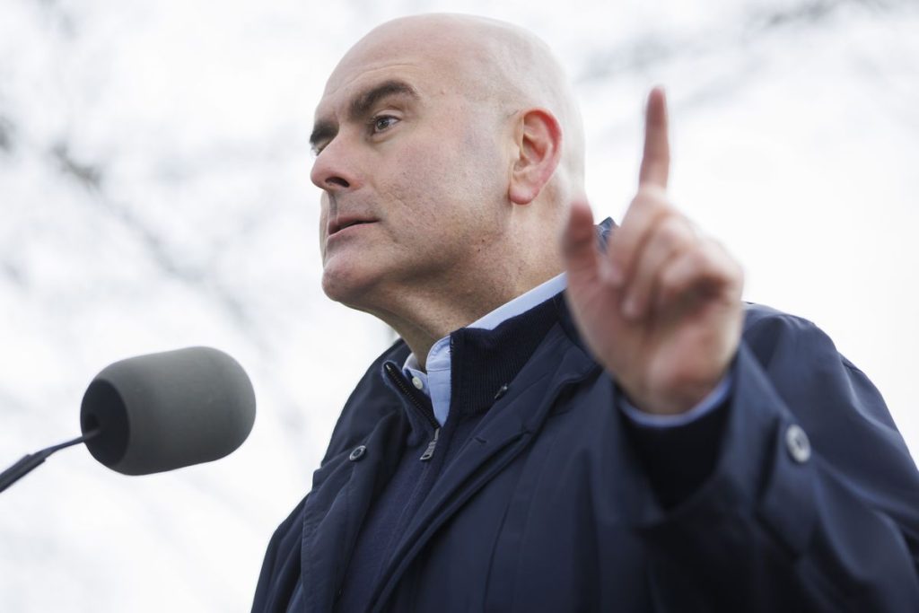 Globe editorial: Buck-a-ride is good politics – and terrible policy. But still better than what Doug Ford is pitching – The Globe and Mail