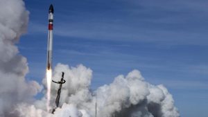 New Zealand rocket caught but then dropped by helicopter – CGTN New Zealand rocket caught but then dropped by helicopter – CGTN