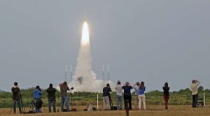 Boeing's Starliner approaching ISS in high-stakes test mission – Phys.org