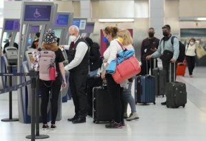 Federal COVID-19 vaccine mandates to be suspended for domestic, outbound travellers Federal COVID-19 vaccine mandates to be suspended for domestic, outbound travellers
