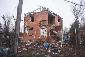 Hillier calls on Ottawa to provide aid to Ukraine, laments waning interest in war