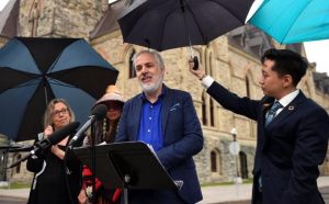 Green interim leader warns far-right is wooing Canadians who feel left behind
