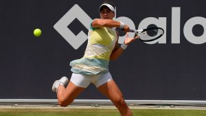 Canada's Bianca Andreescu reaches Bad Homburg final after Simona Halep withdraws – CBC Sports