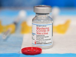 U.S. FDA advisers overwhelmingly back Moderna COVID vaccine for ages 6-17