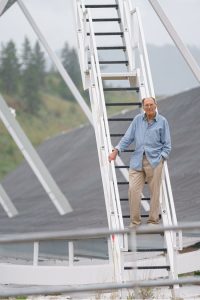 Tom Landecker awarded the WG Schneider Medal – National Research Council Canada – Conseil national de recherches Canada