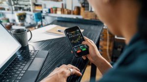 Should You Adjust Your Investment Strategy Following Fed Rate Hike? – GOBankingRates Should You Adjust Your Investment Strategy Following Fed Rate Hike? – GOBankingRates