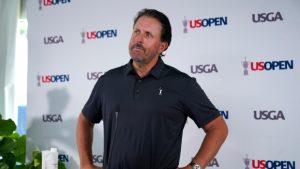 Mickelson not giving up on playing PGA Tour – TSN