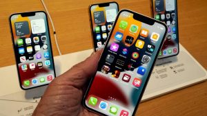Apple 'Lockdown Mode' unveiled to fight spyware attacks on your iPhone, iPad or Mac – Euronews