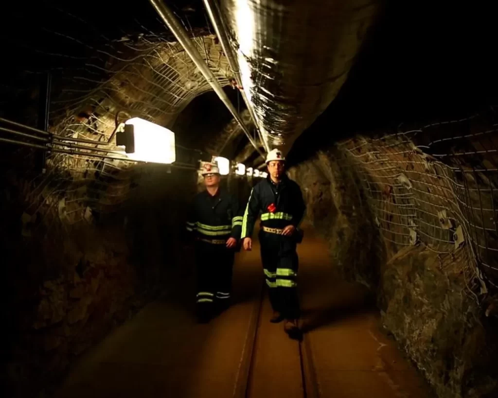 Huge underground search for mysterious dark matter begins – The Peterborough Examiner