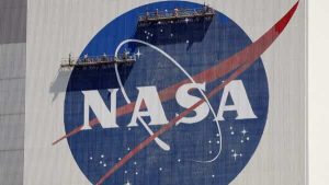 NASA loses contact with Capstone spacecraft on way to test moon orbit | Mint – Mint