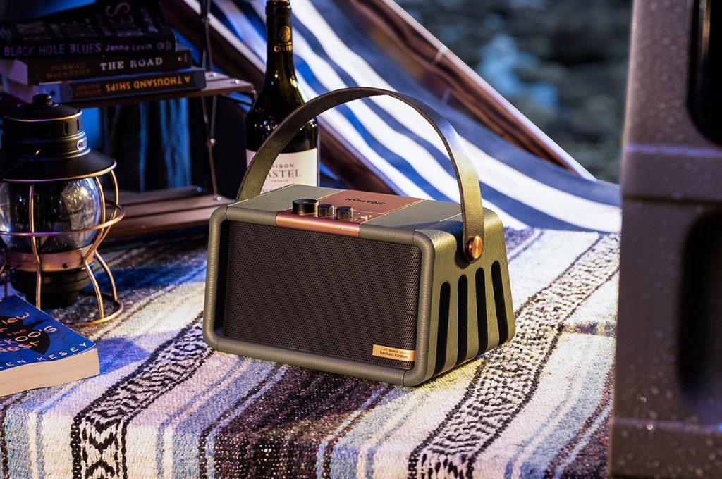 X300 portable projector and speaker adds a vintage twist to entertainment – Yanko Design