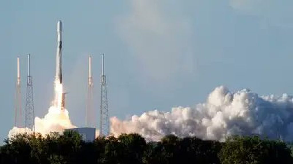 South Korea embarks on its first mission to the moon South Korea embarks on its first mission to the moon