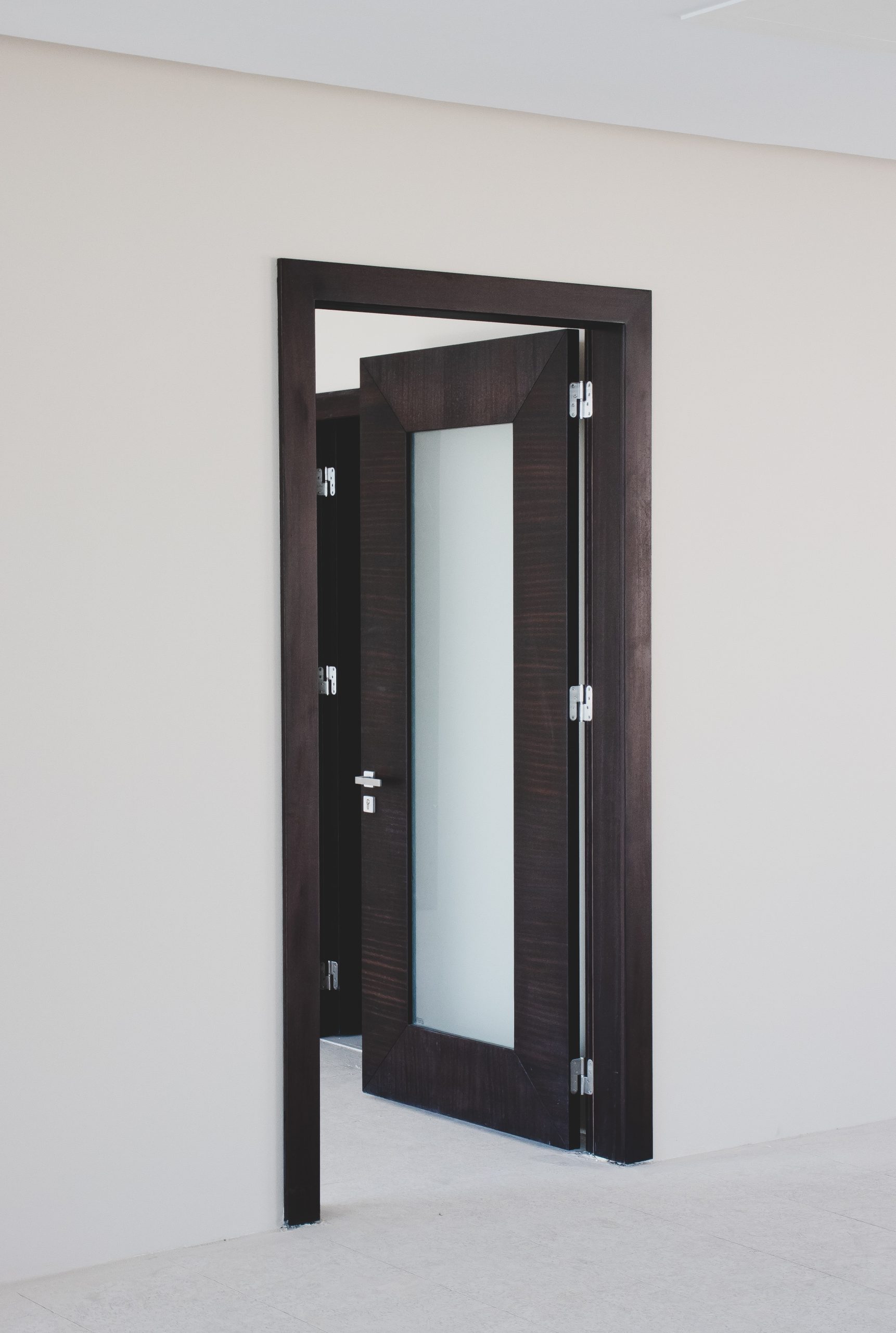 Top Benefits of Hiring Professional Door Installation Services