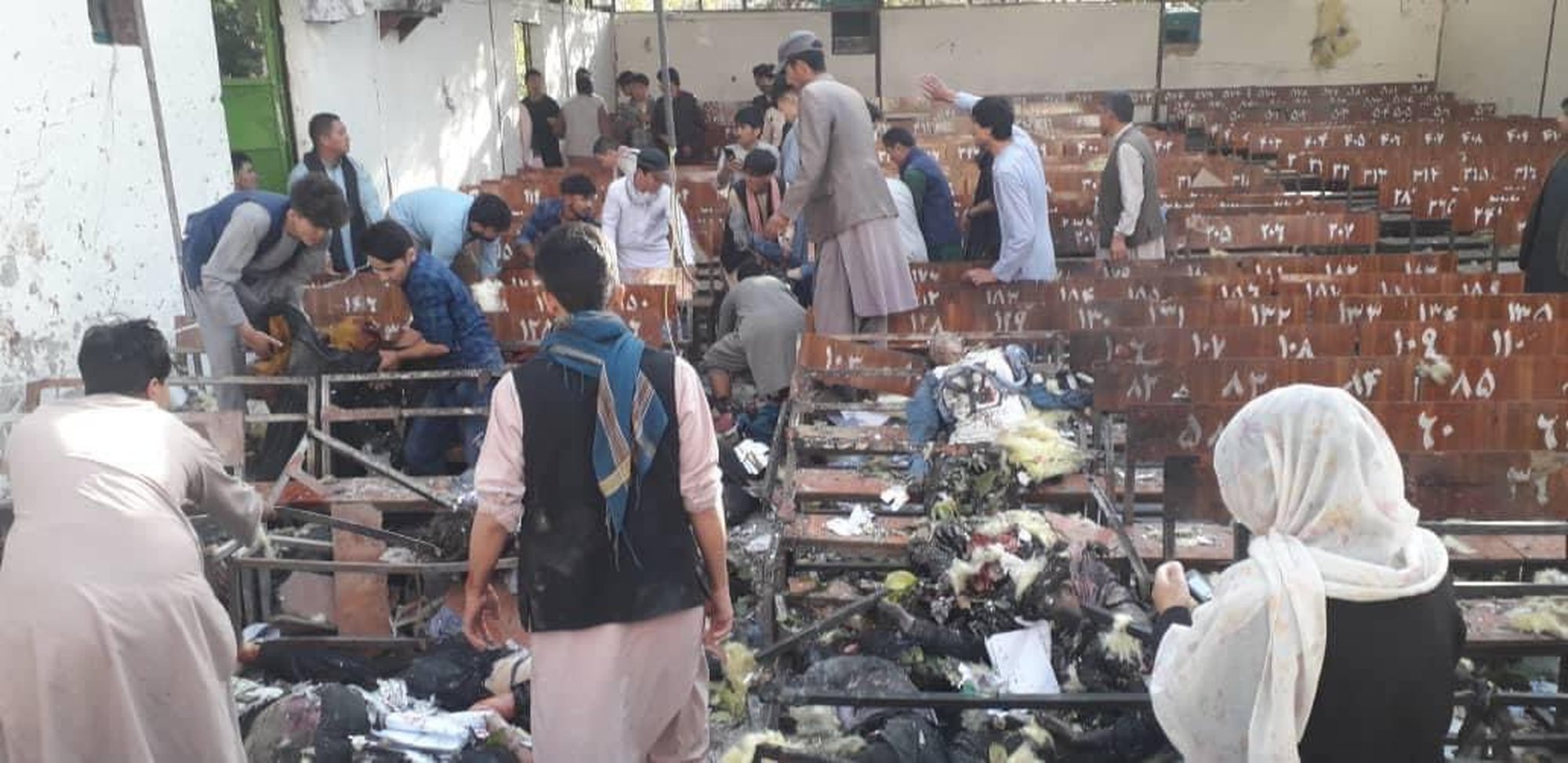 Afghanistan: A suicide bomber kills 19 people