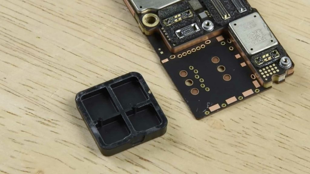 U.S. iPhone 14 includes plastic spacer to fill SIM card hole – MobileSyrup