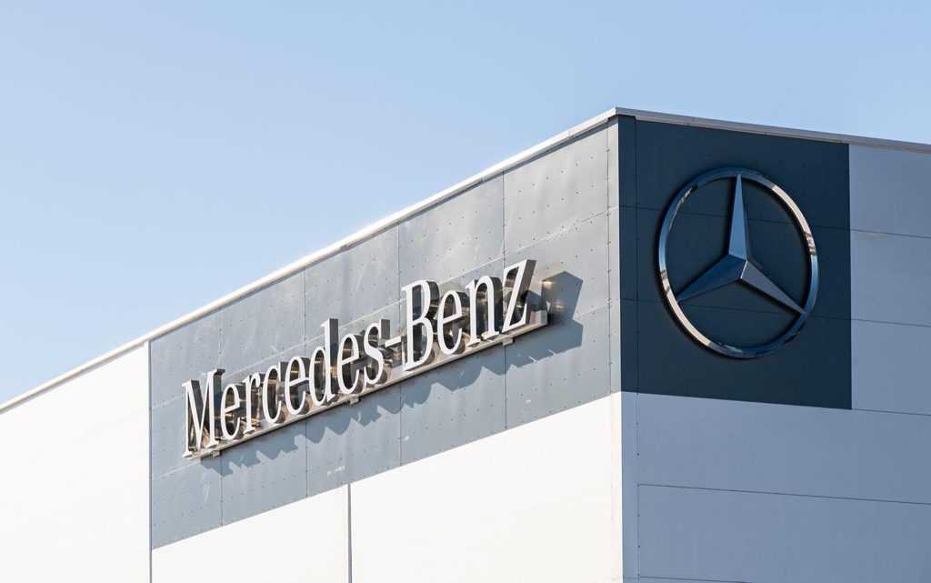 Mercedes-Benz leaves Russia