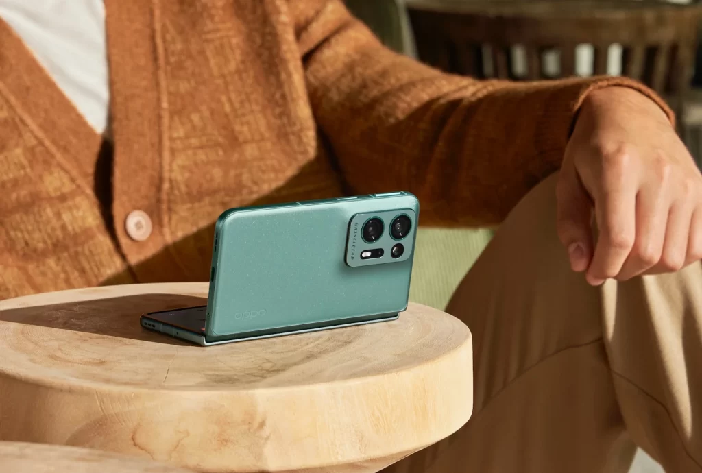 Oppo says its Find N2 is the ‘lightest horizontally folding phone’