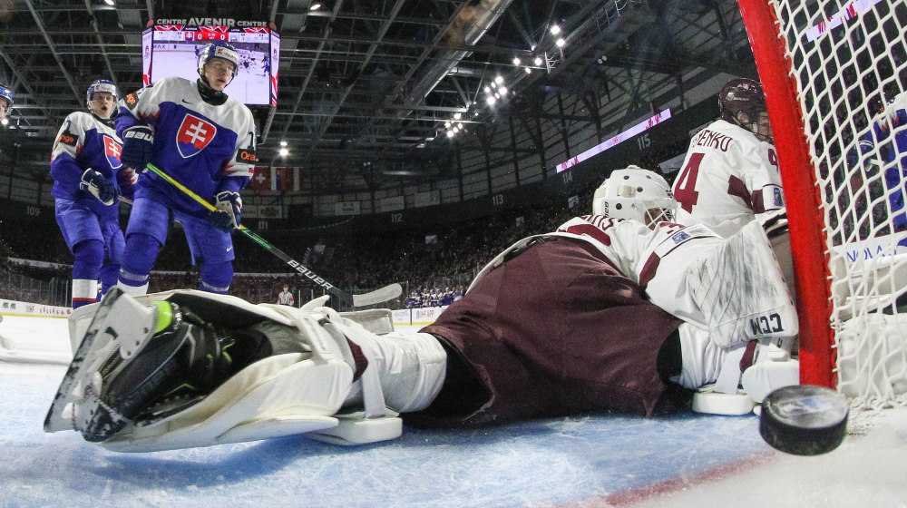 Slovaks send Latvia to relegation round