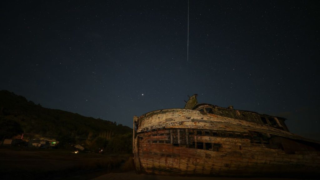 The Geminid meteor shower of 2022 peaked tonight (photos) The Geminid meteor shower of 2022 peaked tonight (photos)