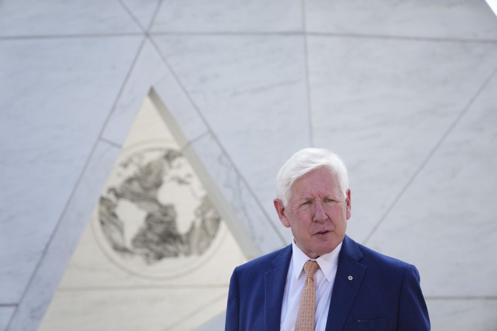 Bob Rae heads to Haiti in attempt at political consensus, amid possible intervention
