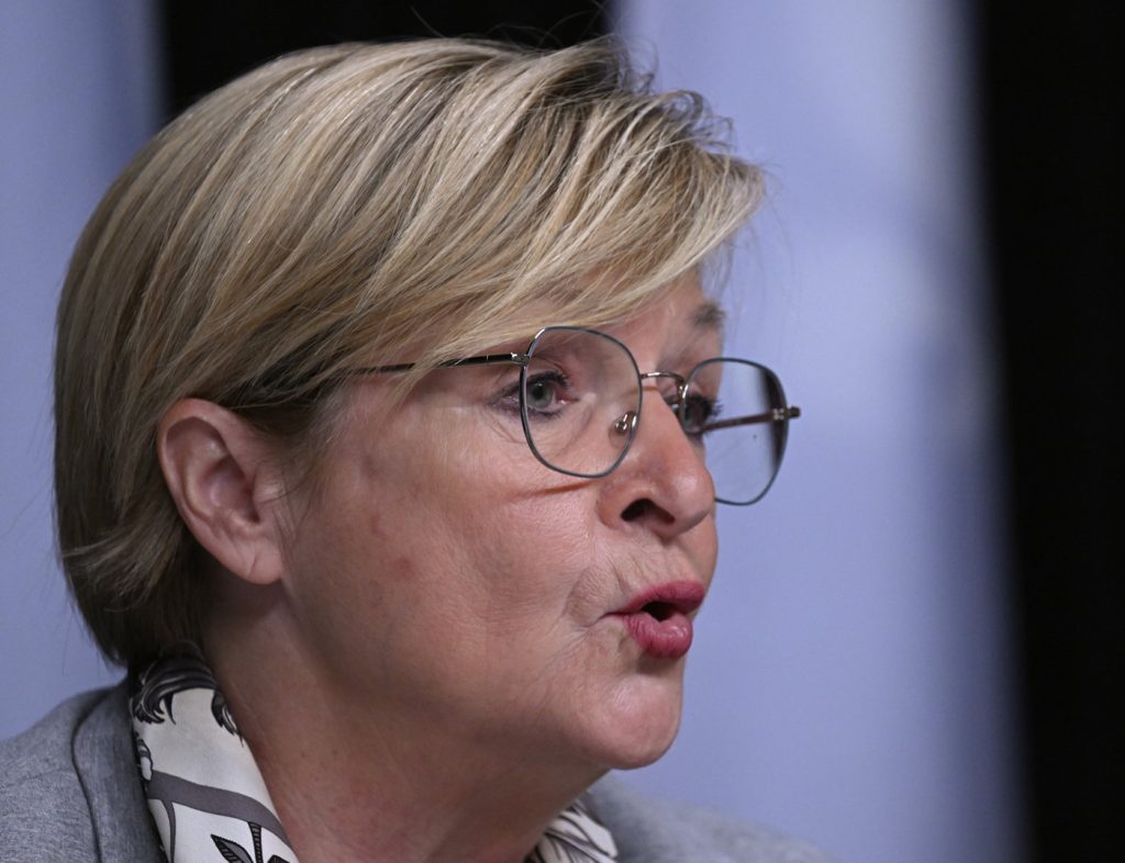 Quebec’s auditor finds Education Department ill-prepared for pivot to online learning