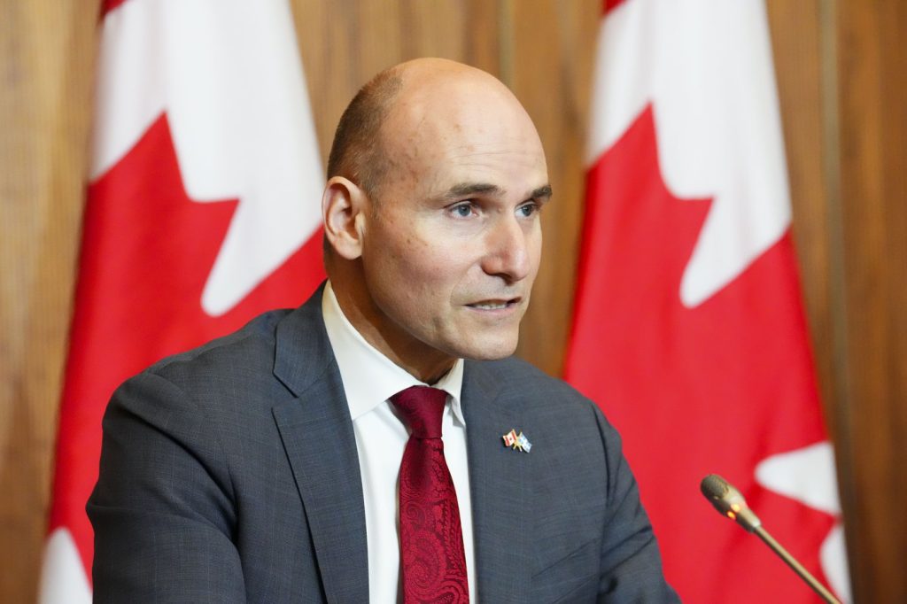 Health ministers agree on improving health care, but premiers holding out: Duclos