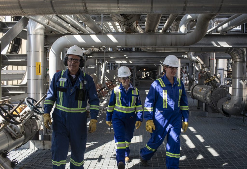 Federal government delivers .7 million to support Alberta jobs, hydrogen industry