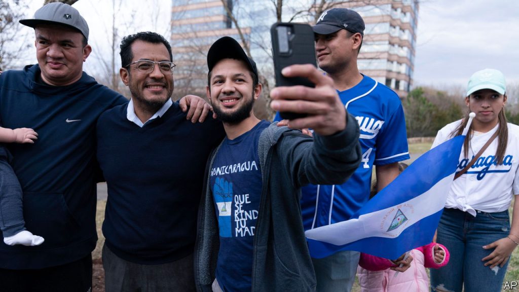 Daniel Ortega expels 222 political prisoners from Nicaragua