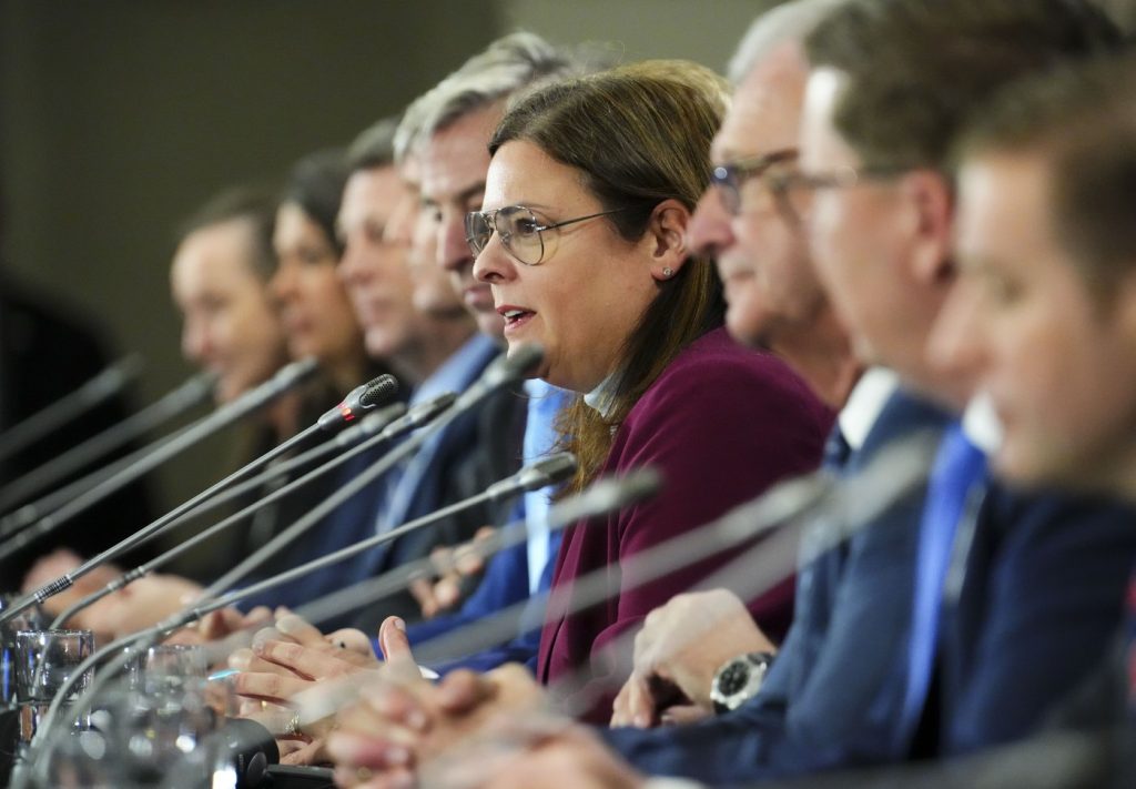 Premiers urge Trudeau to agree to regular health funding reviews