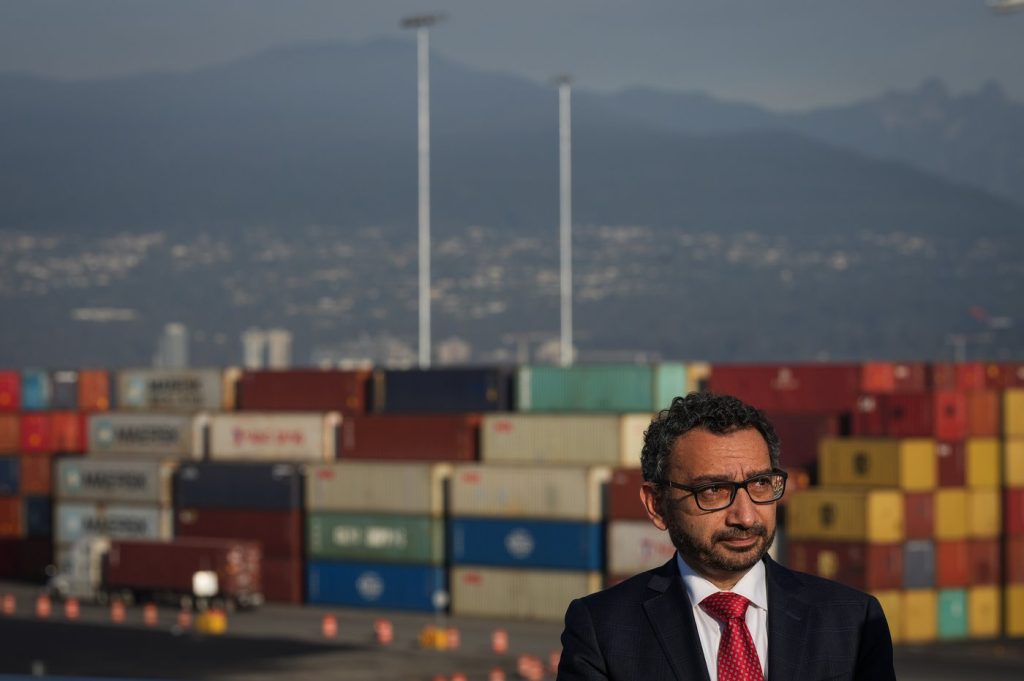 Liberal MPs decry Vancouver Port Authority truck program in letters to minister