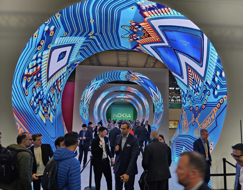 Smartphone makers searched for a way forward at MWC 2023 – TechCrunch