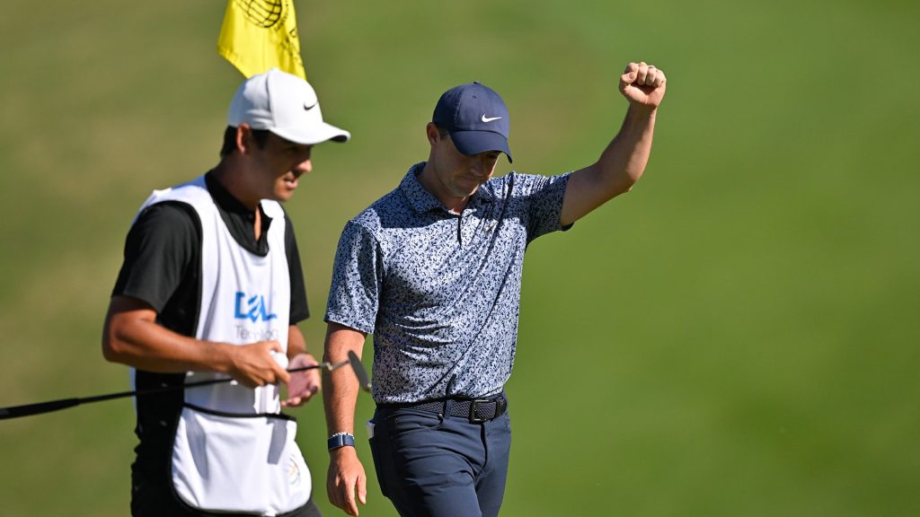 Despite 17 birdies, Rory McIlroy needs two trips to ‘friendly’ No. 18