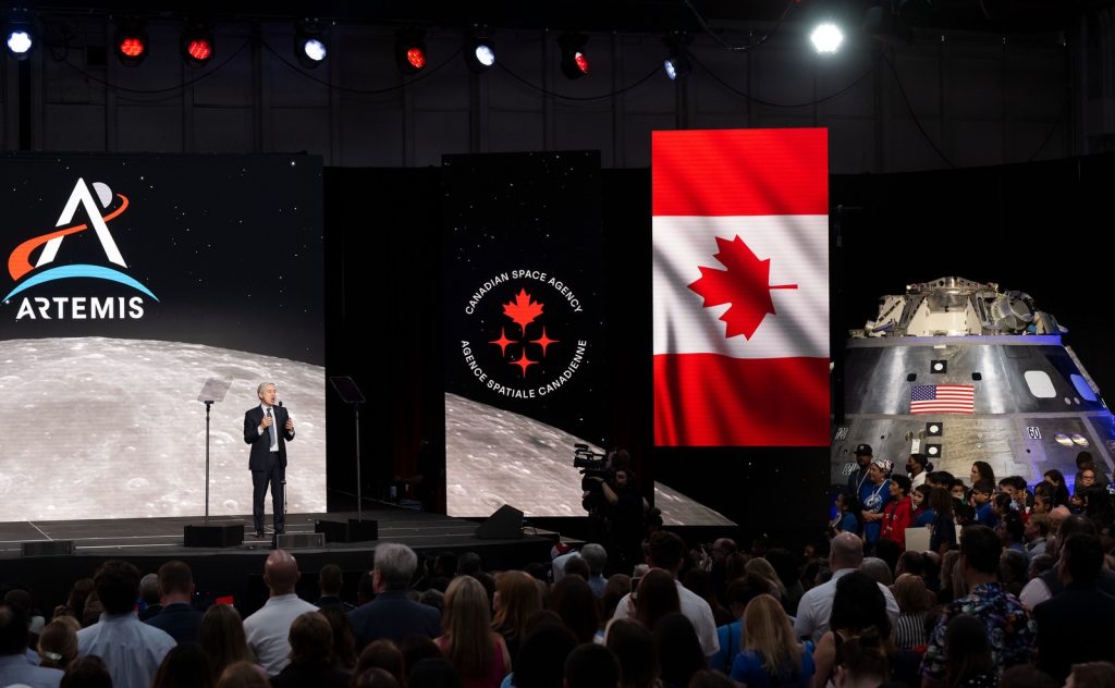 Canada proposes to develop robotic lunar rover for Artemis