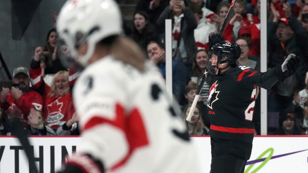 Natalie Spooner scores 1st goal as a mom in Canada’s opening win at worlds