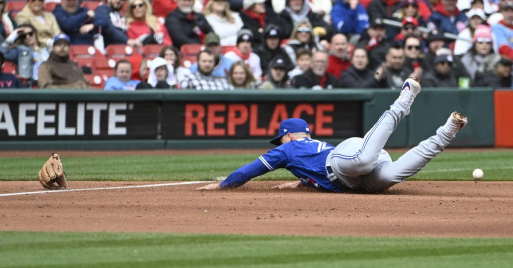 Jays Lose to Cardinals